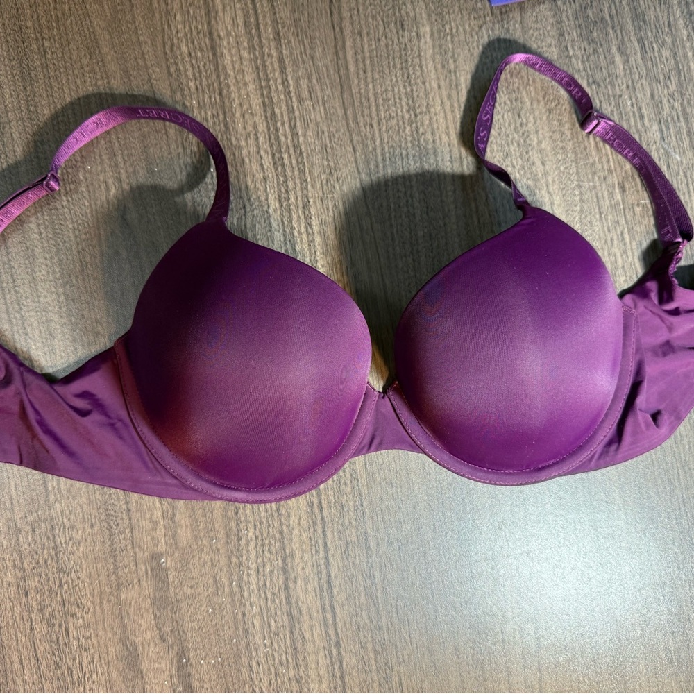 Victoria’s Secret push up tshirt Bra NWOT
